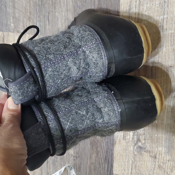 Western Chief Quilted Four Eye Duck Boots - Picture 5 of 11